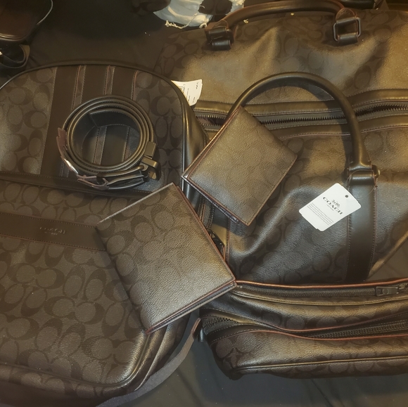 Coach Sets - Picture 4 of 4